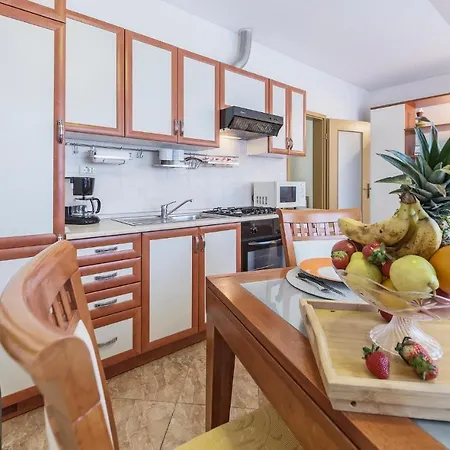 Awesome In With Wifi Apartment Pula